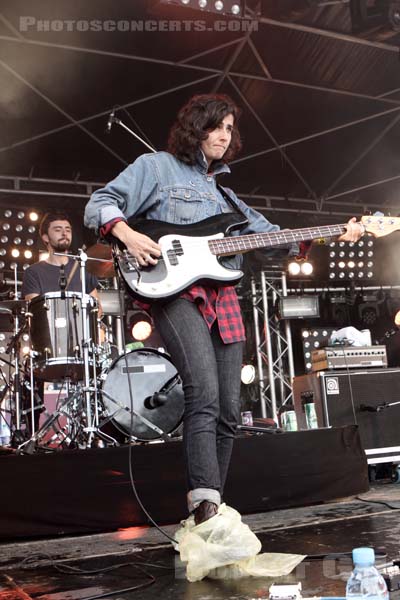 ANGEL OLSEN - 2014-08-14 - SAINT MALO - Fort de St Pere - Scene des Remparts - 